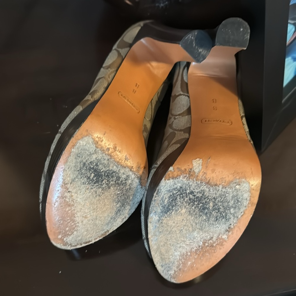 Authentic Coach heels - Picture 5 of 5
